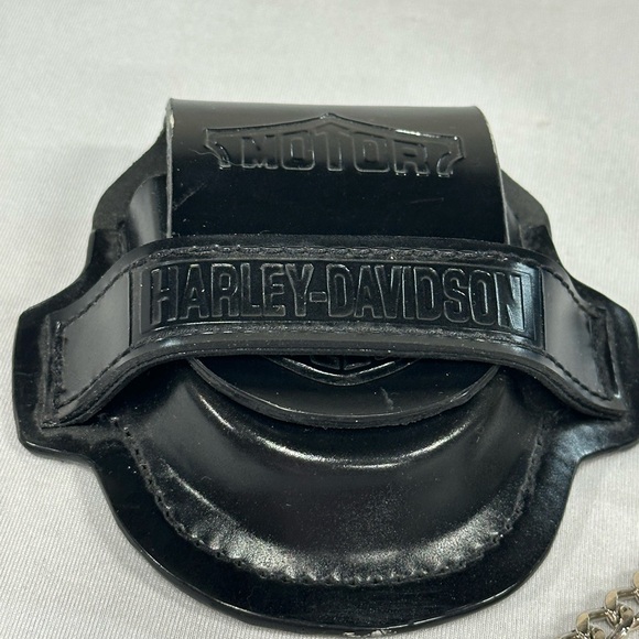 Vintage Harley Davidson Pocket Watch with Stand and Belt Holder - Picture 3 of 7